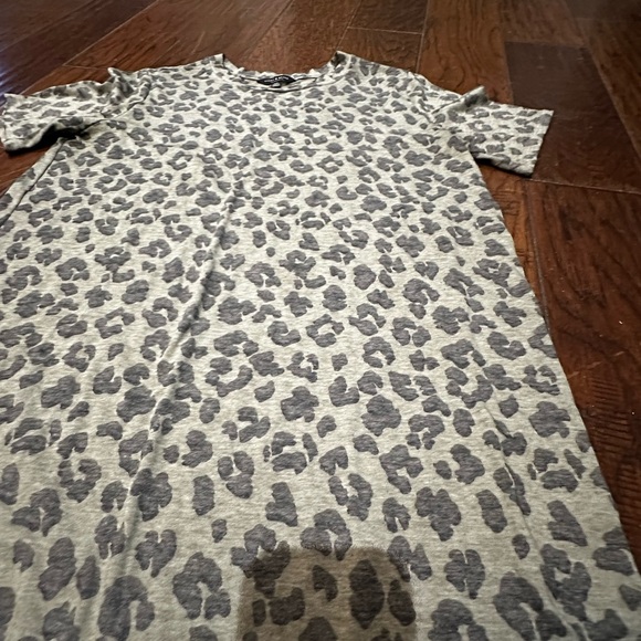 Lucky Brand Gray Leopard Print shirt dress - Picture 2 of 6